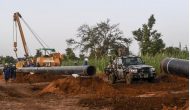 Dans le sud du Niger, le plus grand oléoduc d’Afrique prend corps